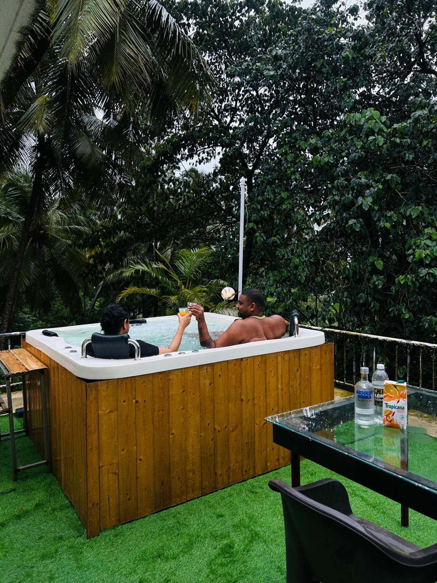 Pinnacle Holiday Homes Arpora Bagian luar foto